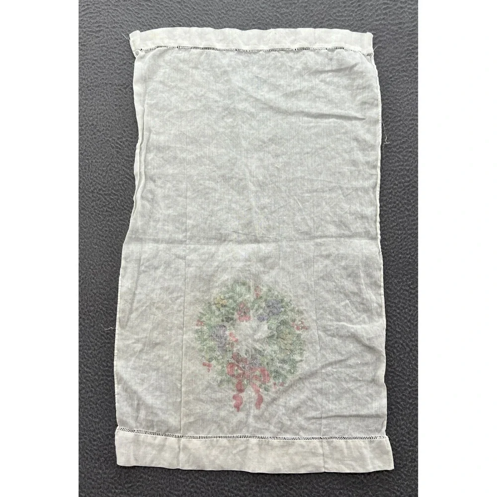 Vintage White Linen Hand Towel Fruit Wreath Hemstitch Guest Towel 13x21 B.H.